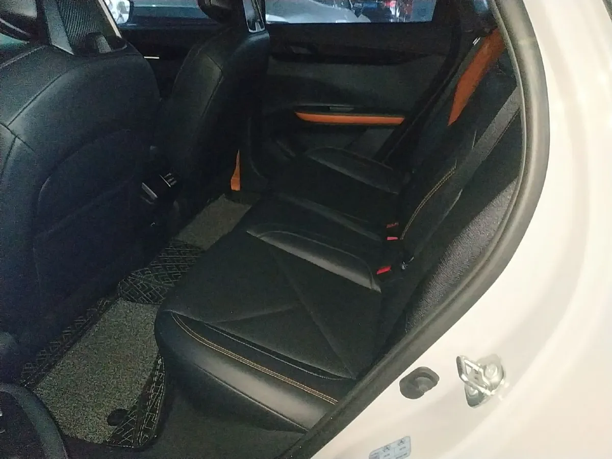 2022 ChangAn UNI-V 1.5T 188HP L4 7DCT,autocango,china used car exporter,china ev exporter,chinese used car exporter,chinese used ev exporter