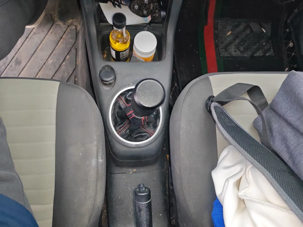 2013 Suzuki Swift 1.3L 91HP L4 5MT,autocango,china used car exporter,china ev exporter,chinese used car exporter,chinese used ev exporter