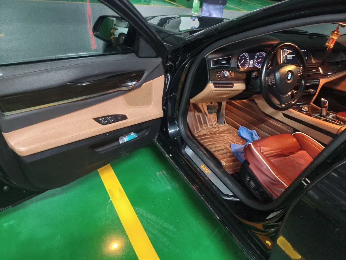 2013 BMW 7 Series 3.0T 320HP L6 8AT,autocango,china used car exporter,china ev exporter,chinese used car exporter,chinese used ev exporter