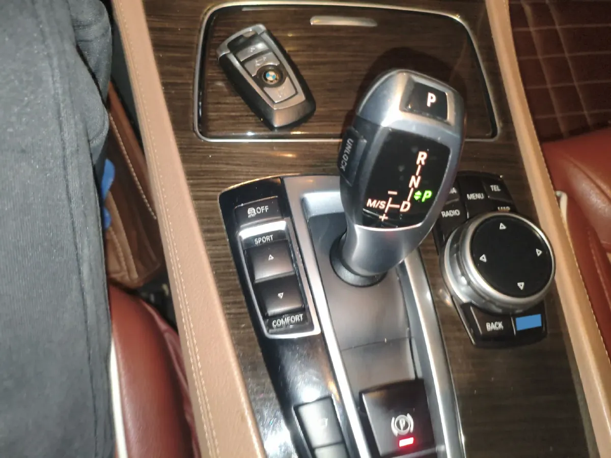 2013 BMW 7 Series 3.0T 320HP L6 8AT,autocango,china used car exporter,china ev exporter,chinese used car exporter,chinese used ev exporter