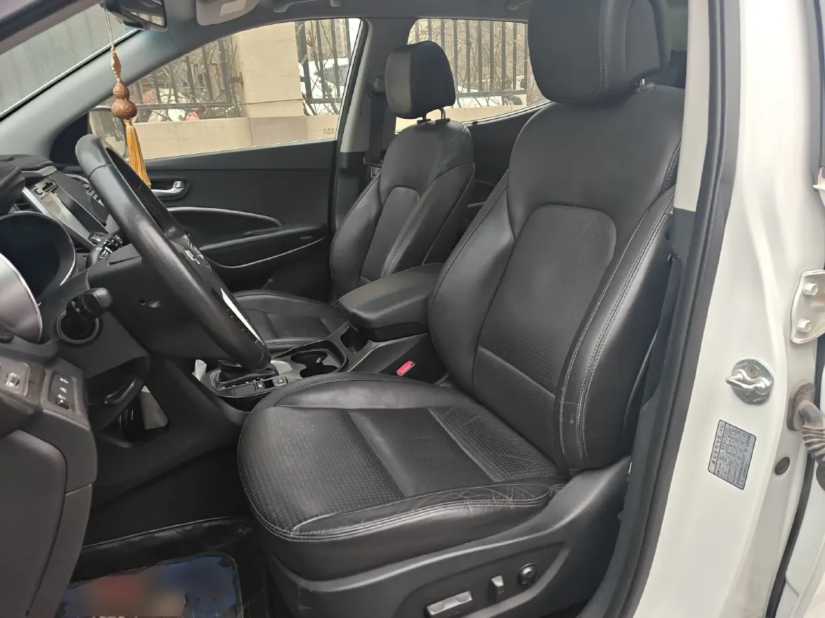 2013 Hyundai Santafe 2.4L 189HP L4 6AT,autocango,china used car exporter,china ev exporter,chinese used car exporter,chinese used ev exporter