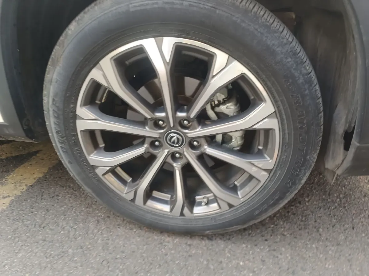 2021 ChangAn CS75 Plus 2.0T 233HP L4 8AT,autocango,china used car exporter,china ev exporter,chinese used car exporter,chinese used ev exporter