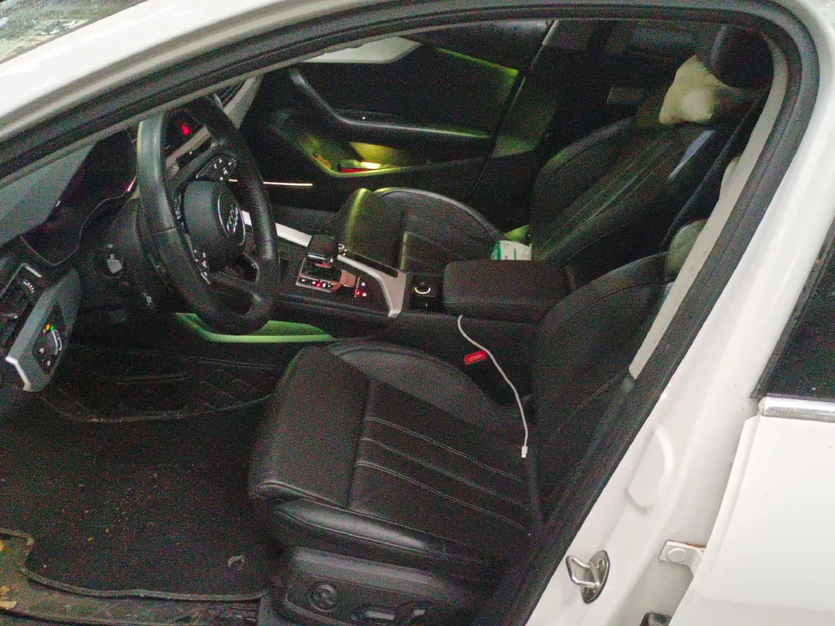 2020 Audi A4L 2.0T 150HP L4 7DCT,autocango,china used car exporter,china ev exporter,chinese used car exporter,chinese used ev exporter