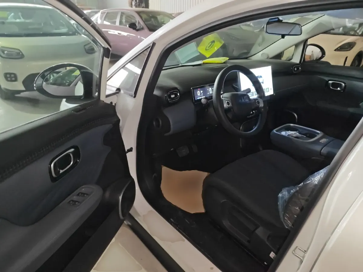 2025 Aion AION UT BEV,autocango,china used car exporter,china ev exporter,chinese used car exporter,chinese used ev exporter