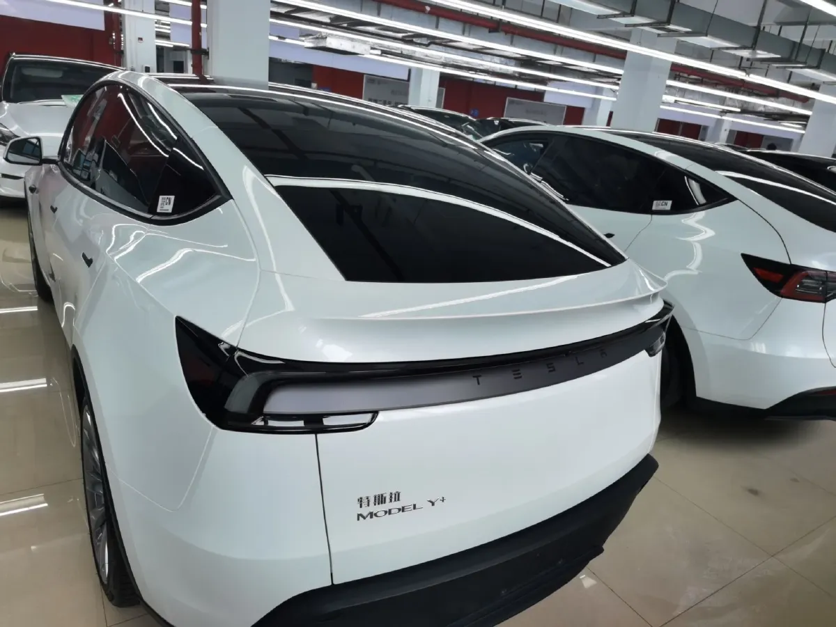 2025 Tesla Model Y BEV 78.4KWH,autocango,china used car exporter,china ev exporter,chinese used car exporter,chinese used ev exporter