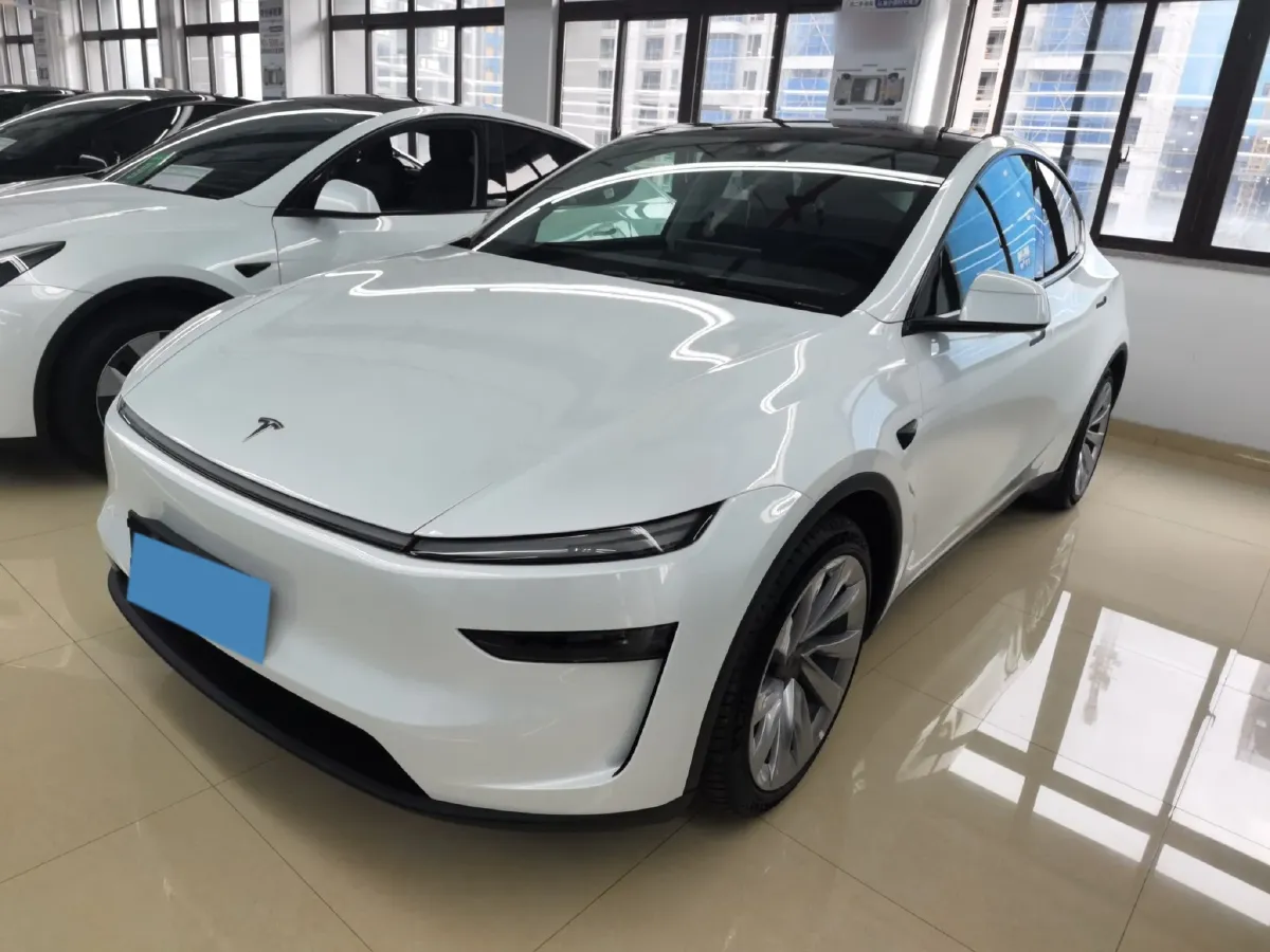 2025 Tesla Model Y BEV 78.4KWH,autocango,china used car exporter,china ev exporter,chinese used car exporter,chinese used ev exporter