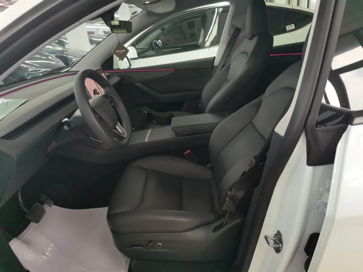 2025 Tesla Model Y BEV 78.4KWH,autocango,china used car exporter,china ev exporter,chinese used car exporter,chinese used ev exporter