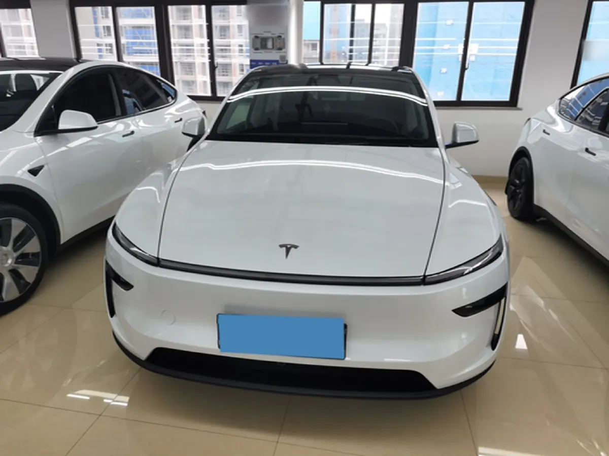 2025 Tesla Model Y BEV 78.4KWH,autocango,china used car exporter,china ev exporter,chinese used car exporter,chinese used ev exporter