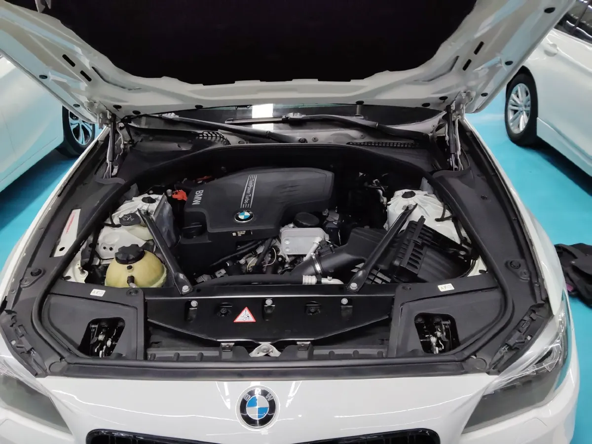 2014 BMW 5 Series 2.0T 218HP L4 8AT,autocango,china used car exporter,china ev exporter,chinese used car exporter,chinese used ev exporter