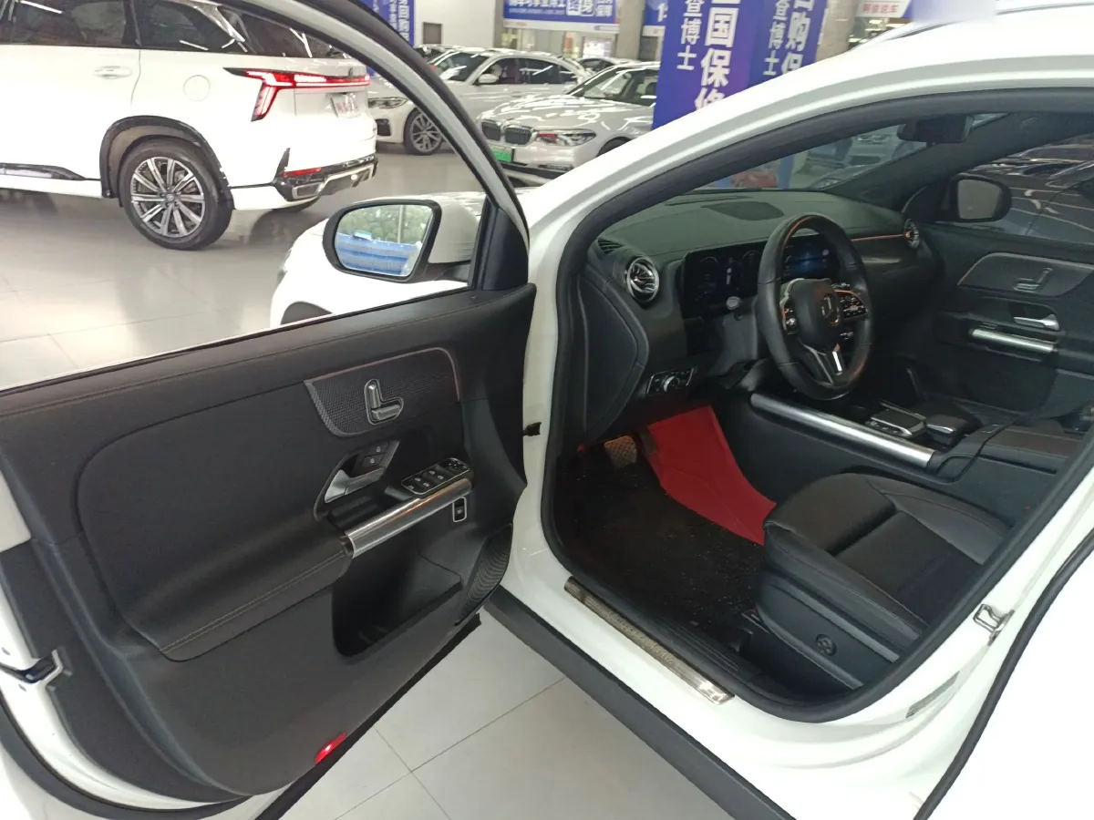 2020 Mercedes-Benz GLA Class 1.3T 136HP L4 7DCT,autocango,china used car exporter,china ev exporter,chinese used car exporter,chinese used ev exporter