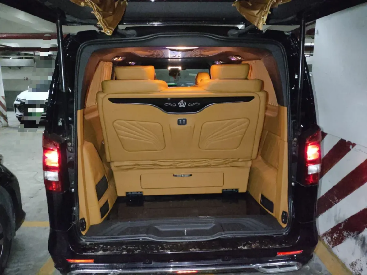 2023 Mercedes-Benz Vito 2.0T 211HP L4 9AT,autocango,china used car exporter,china ev exporter,chinese used car exporter,chinese used ev exporter