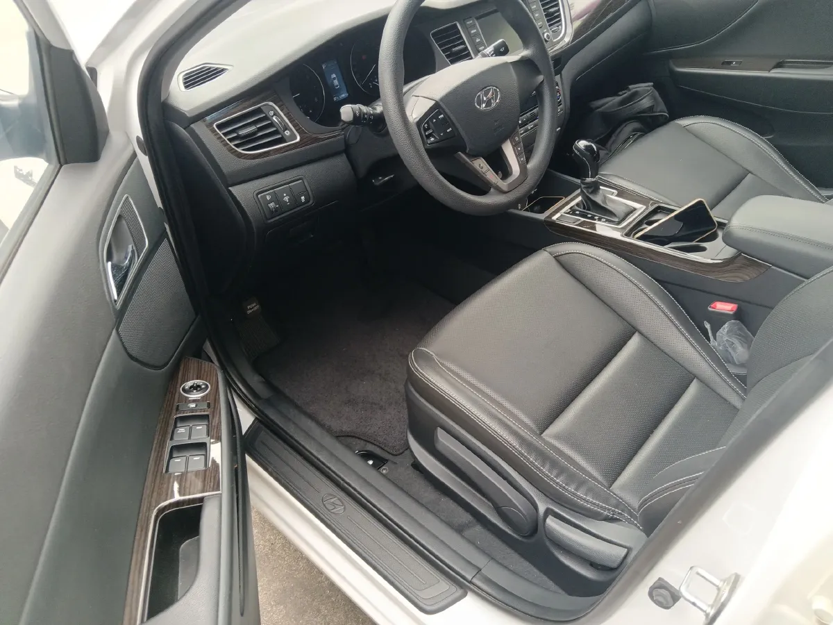 2016 Hyundai Mistra 1.6T 175HP L4 7DCT,autocango,china used car exporter,china ev exporter,chinese used car exporter,chinese used ev exporter