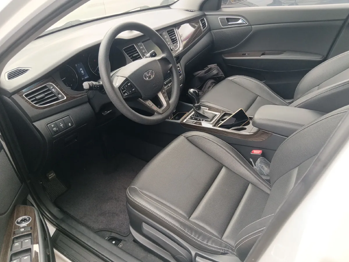 2016 Hyundai Mistra 1.6T 175HP L4 7DCT,autocango,china used car exporter,china ev exporter,chinese used car exporter,chinese used ev exporter