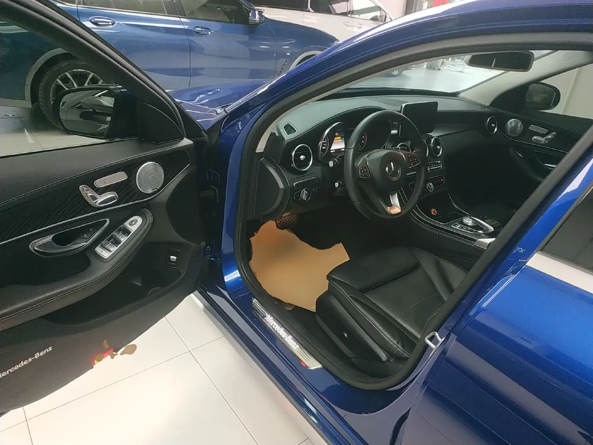 2018 Mercedes-Benz C Class 2.0T 184HP L4 9AT,autocango,china used car exporter,china ev exporter,chinese used car exporter,chinese used ev exporter