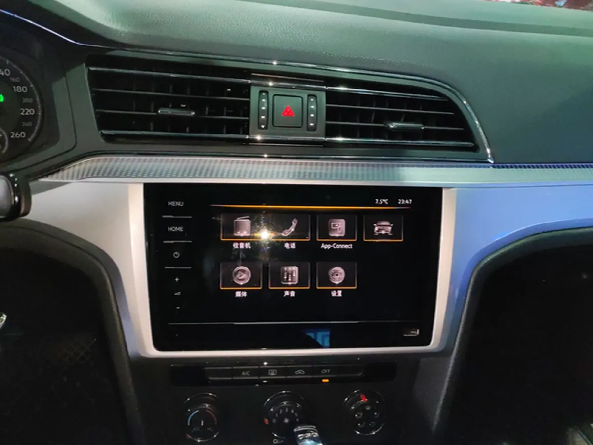 2021 Volkswagen Lamando 1.4T 131HP L4 7DCT,autocango,china used car exporter,china ev exporter,chinese used car exporter,chinese used ev exporter