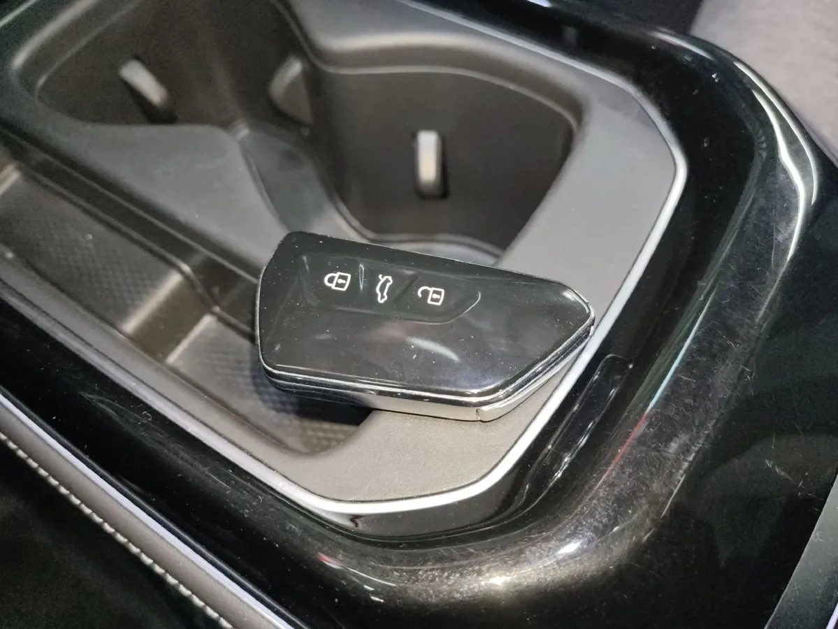 2024 Volkswagen ID.4 Crozz BEV 55.7KWH,autocango,china used car exporter,china ev exporter,chinese used car exporter,chinese used ev exporter