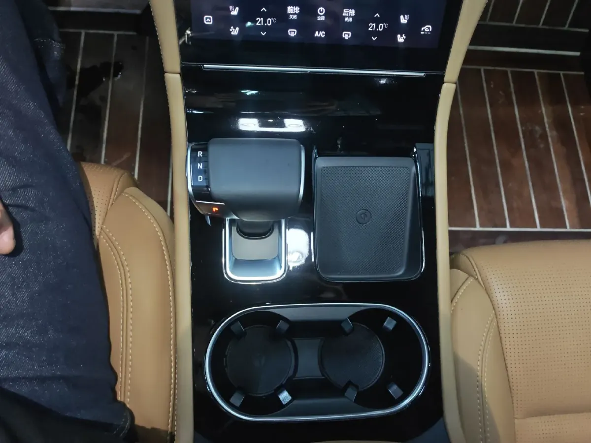 2021 Li ONE Range Extended 131HP REEV 40.5KWH,autocango,china used car exporter,china ev exporter,chinese used car exporter,chinese used ev exporter