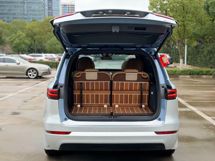 2021 Li ONE Range Extended 131HP REEV 40.5KWH,autocango,china used car exporter,china ev exporter,chinese used car exporter,chinese used ev exporter