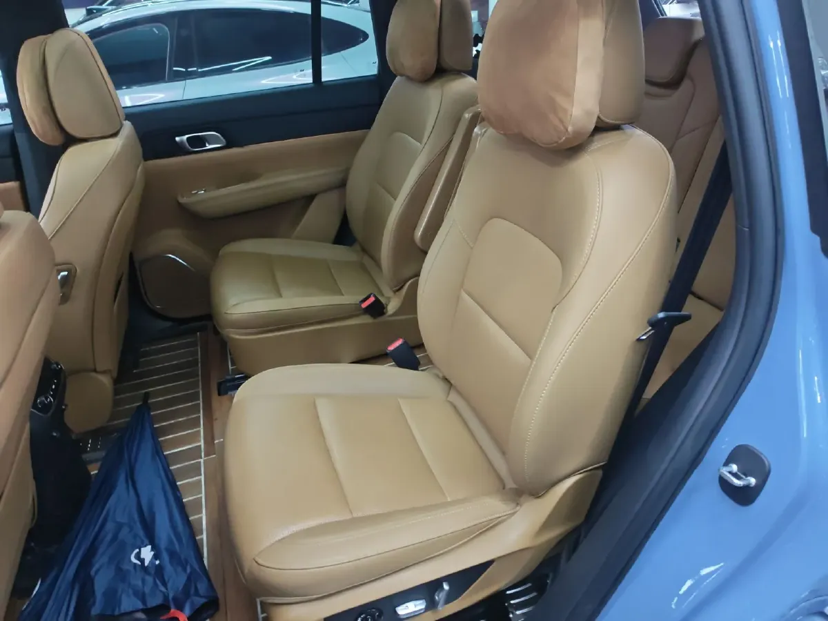 2021 Li ONE Range Extended 131HP REEV 40.5KWH,autocango,china used car exporter,china ev exporter,chinese used car exporter,chinese used ev exporter