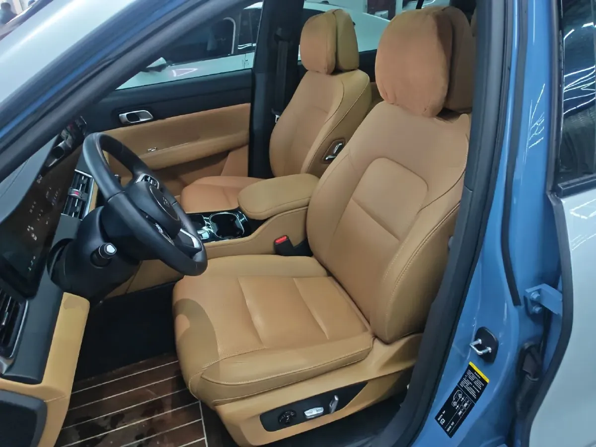 2021 Li ONE Range Extended 131HP REEV 40.5KWH,autocango,china used car exporter,china ev exporter,chinese used car exporter,chinese used ev exporter