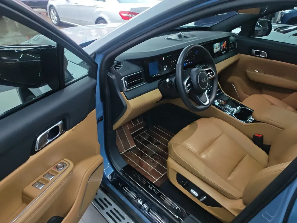 2021 Li ONE Range Extended 131HP REEV 40.5KWH,autocango,china used car exporter,china ev exporter,chinese used car exporter,chinese used ev exporter