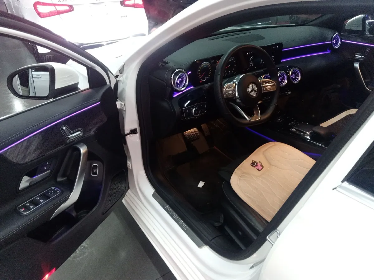 2022 Mercedes-Benz A Class 1.3T 163HP L4 7DCT,autocango,china used car exporter,china ev exporter,chinese used car exporter,chinese used ev exporter