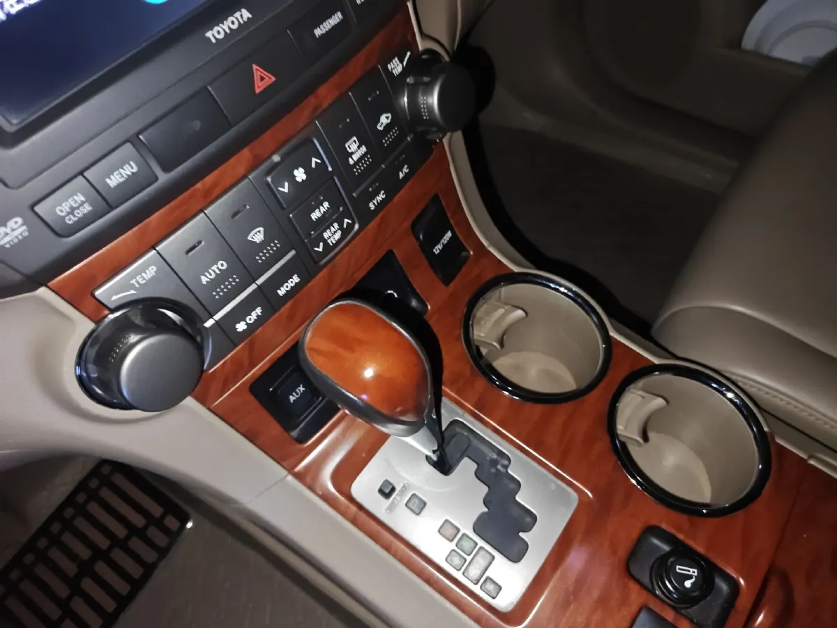 2011 Toyota Highlander 2.7L 188HP L4 6AT,autocango,china used car exporter,china ev exporter,chinese used car exporter,chinese used ev exporter