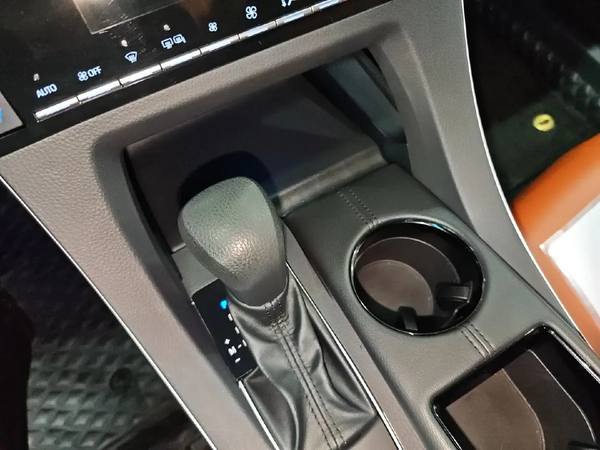 2019 Toyota Avalon 2.0L 178HP L4 CVT,autocango,china used car exporter,china ev exporter,chinese used car exporter,chinese used ev exporter