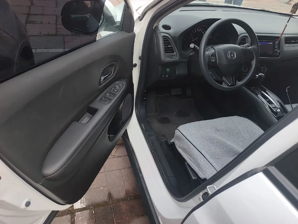 2015 Honda Vezel 1.5L 131HP L4 CVT,autocango,china used car exporter,china ev exporter,chinese used car exporter,chinese used ev exporter