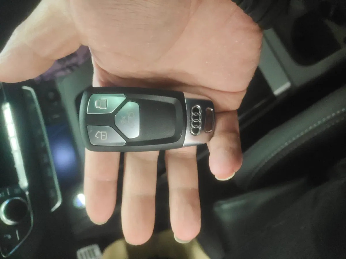 2022 Audi Q5L 2.0T 190HP L4 7DCT,autocango,china used car exporter,china ev exporter,chinese used car exporter,chinese used ev exporter