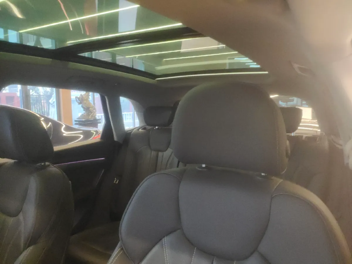 2022 Audi Q5L 2.0T 190HP L4 7DCT,autocango,china used car exporter,china ev exporter,chinese used car exporter,chinese used ev exporter