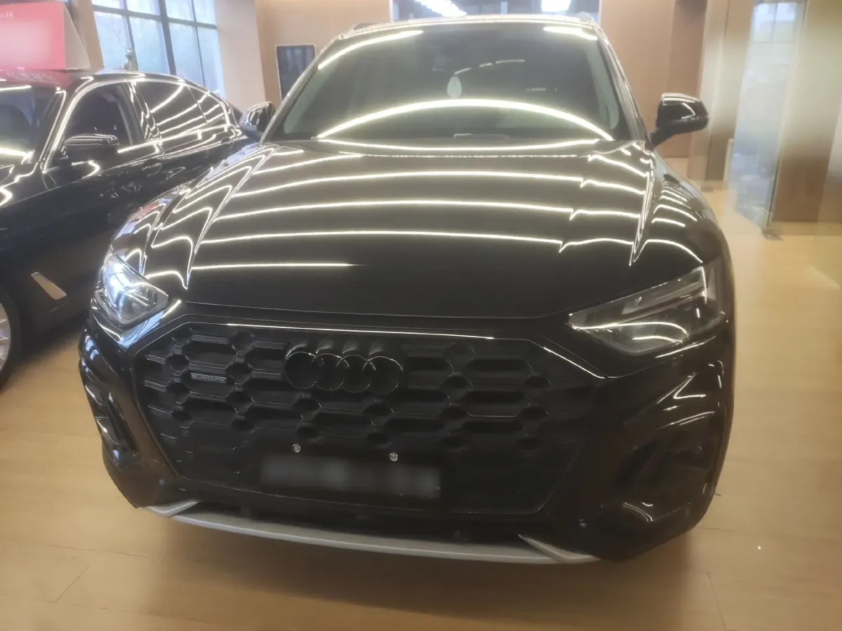 2022 Audi Q5L 2.0T 190HP L4 7DCT,autocango,china used car exporter,china ev exporter,chinese used car exporter,chinese used ev exporter