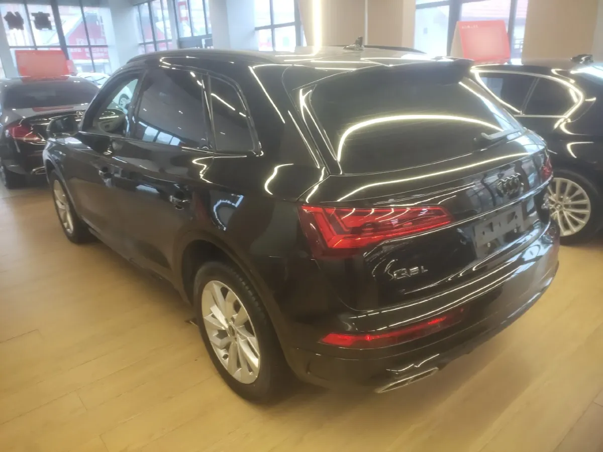 2022 Audi Q5L 2.0T 190HP L4 7DCT,autocango,china used car exporter,china ev exporter,chinese used car exporter,chinese used ev exporter