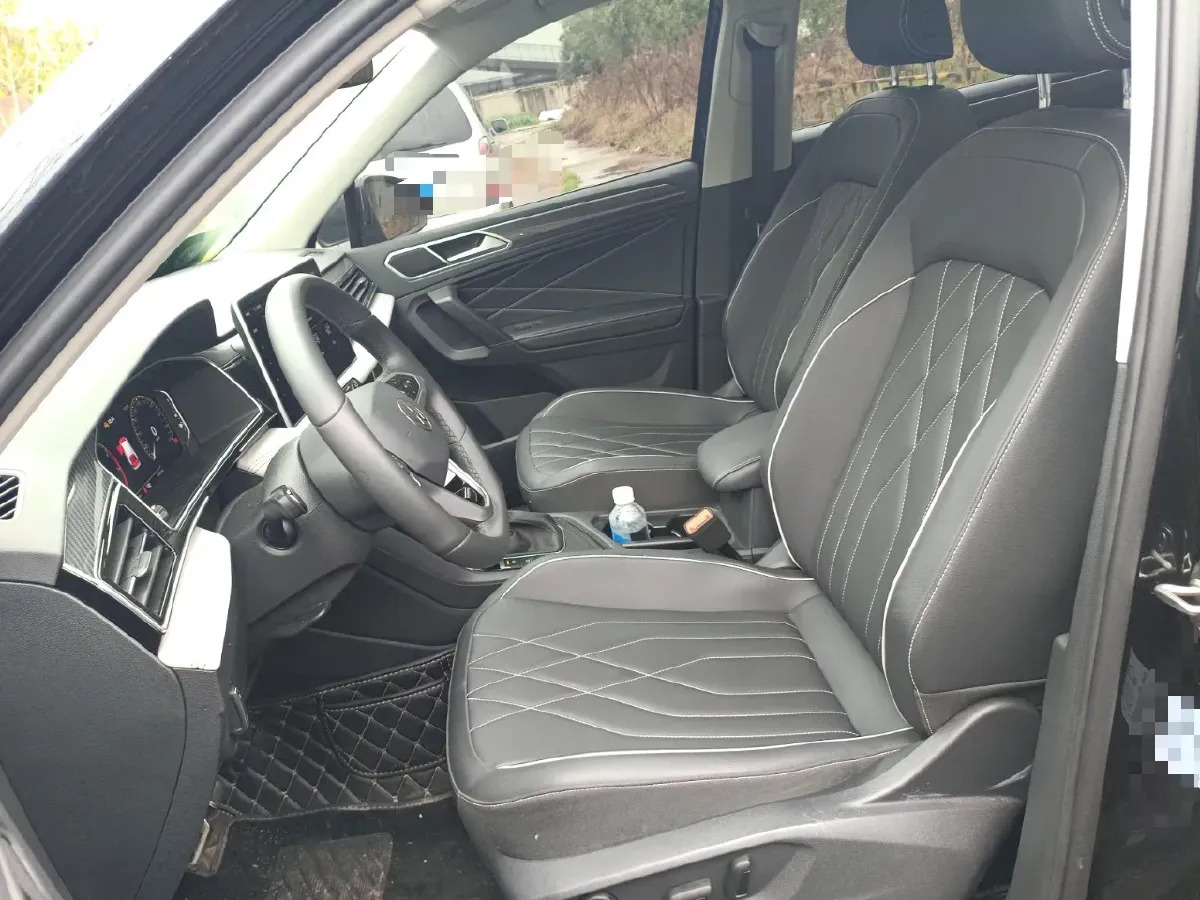 2024 Volkswagen Tiguan L 2.0T 186HP L4 7DCT,autocango,china used car exporter,china ev exporter,chinese used car exporter,chinese used ev exporter