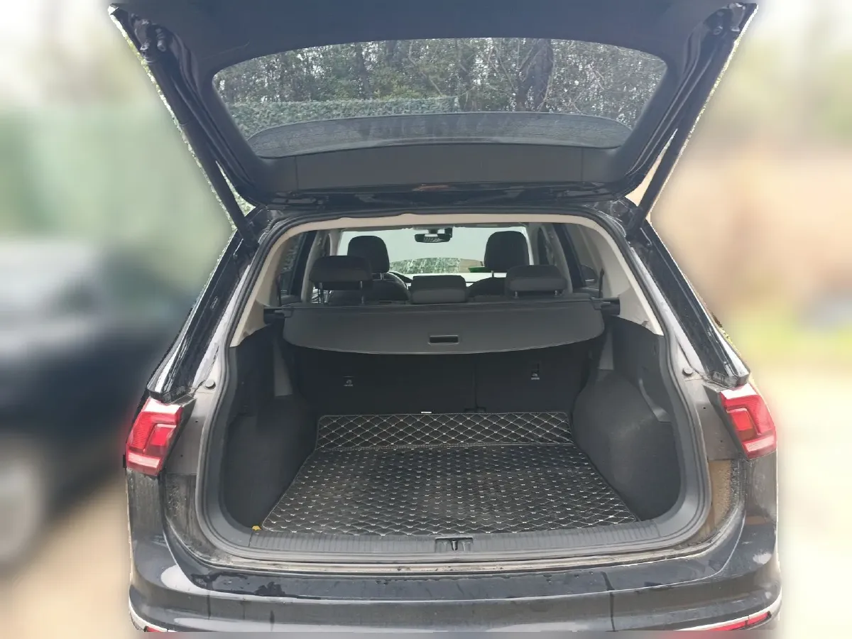 2024 Volkswagen Tiguan L 2.0T 186HP L4 7DCT,autocango,china used car exporter,china ev exporter,chinese used car exporter,chinese used ev exporter