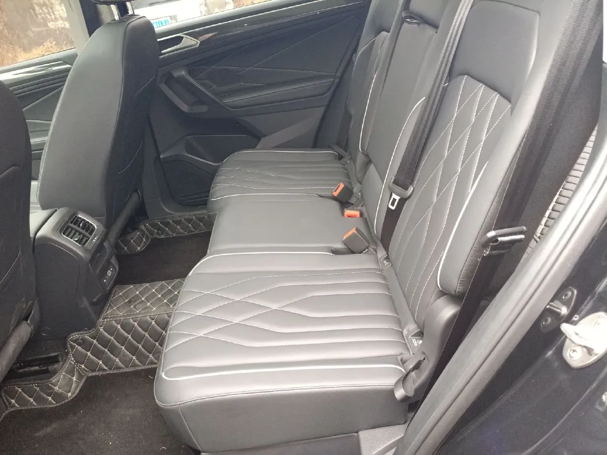 2024 Volkswagen Tiguan L 2.0T 186HP L4 7DCT,autocango,china used car exporter,china ev exporter,chinese used car exporter,chinese used ev exporter