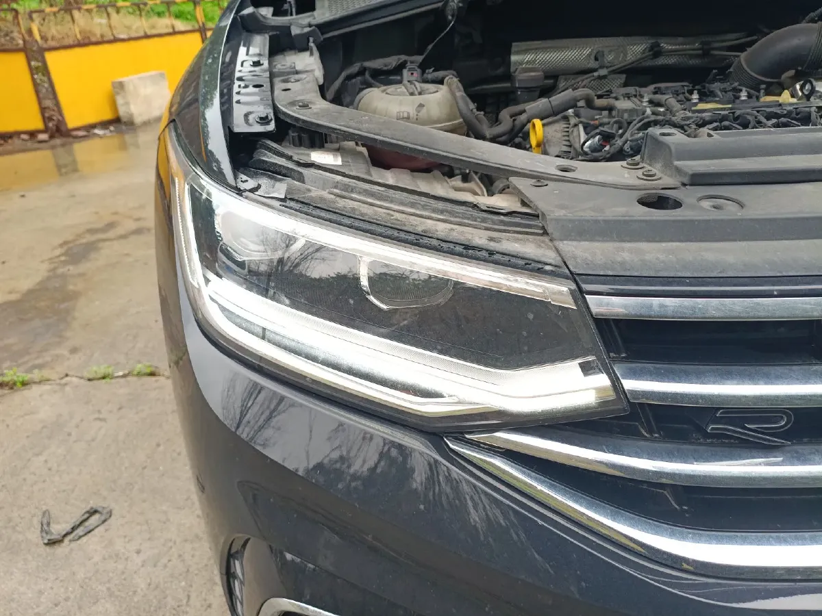 2024 Volkswagen Tiguan L 2.0T 186HP L4 7DCT,autocango,china used car exporter,china ev exporter,chinese used car exporter,chinese used ev exporter