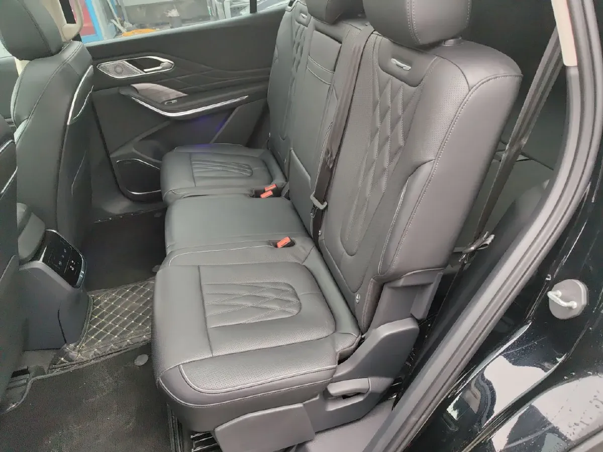 2024 HongQi HS7 2.0T 163HP L4 1DHT PHEV 20.1KWH,autocango,china used car exporter,china ev exporter,chinese used car exporter,chinese used ev exporter