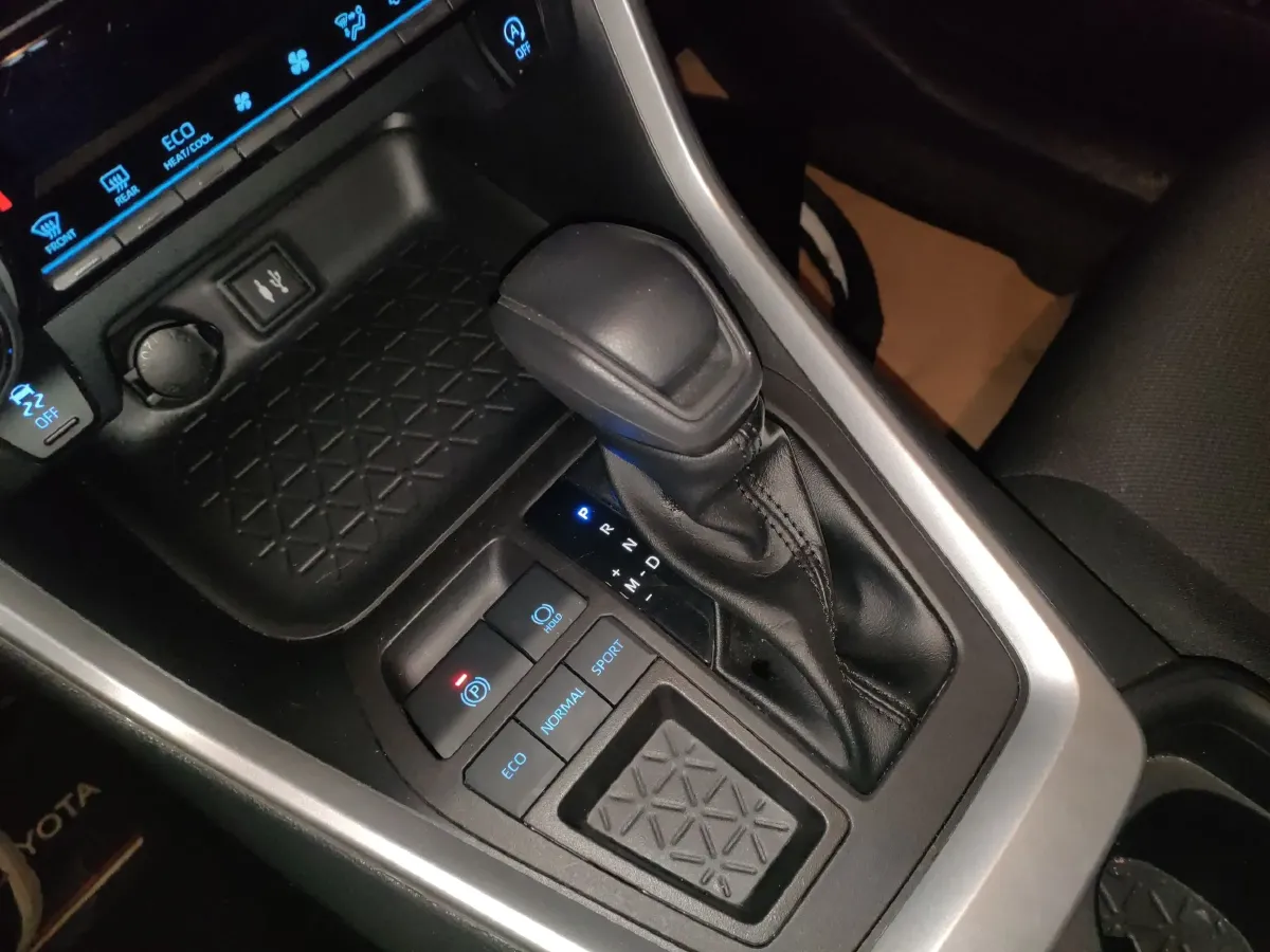 2022 Toyota RAV4 2.0L 171HP L4 CVT,autocango,china used car exporter,china ev exporter,chinese used car exporter,chinese used ev exporter