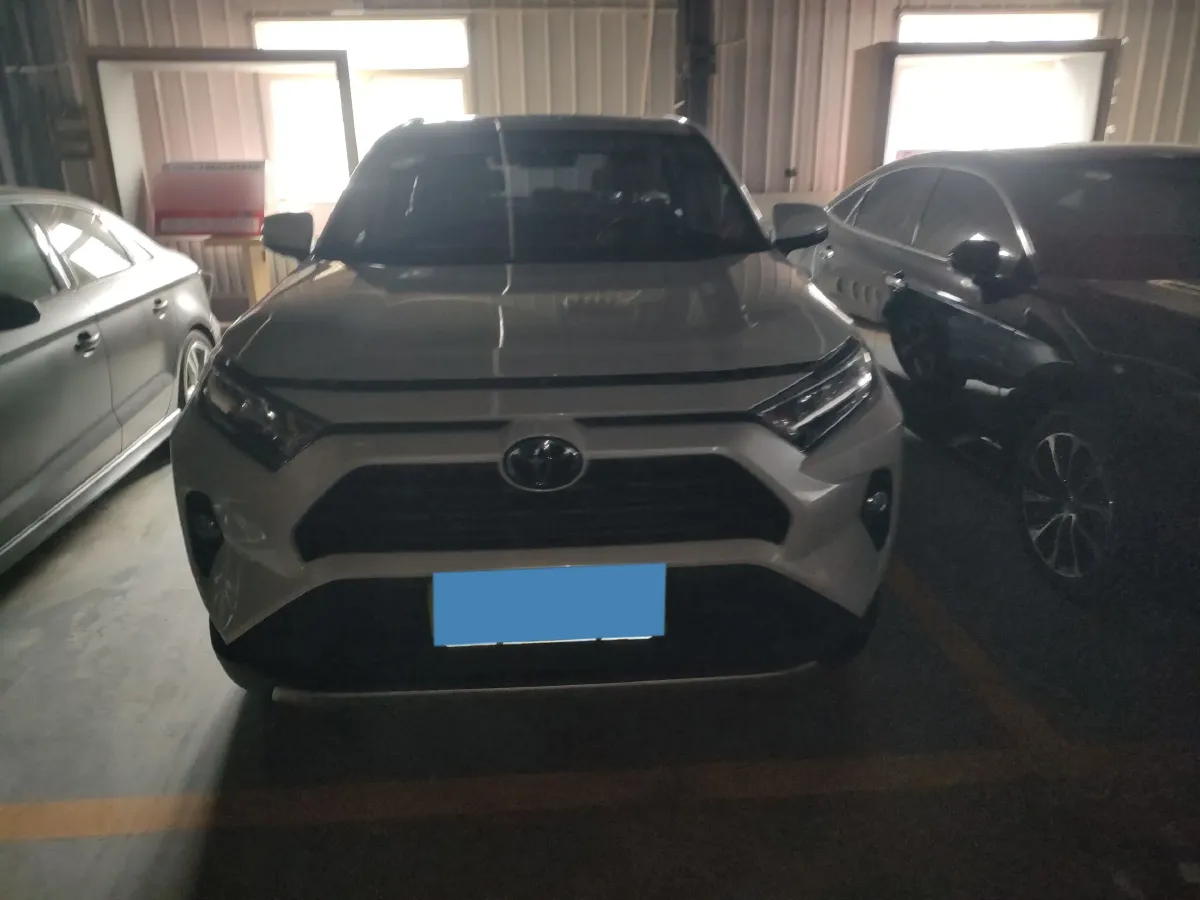 2022 Toyota RAV4 2.0L 171HP L4 CVT,autocango,china used car exporter,china ev exporter,chinese used car exporter,chinese used ev exporter