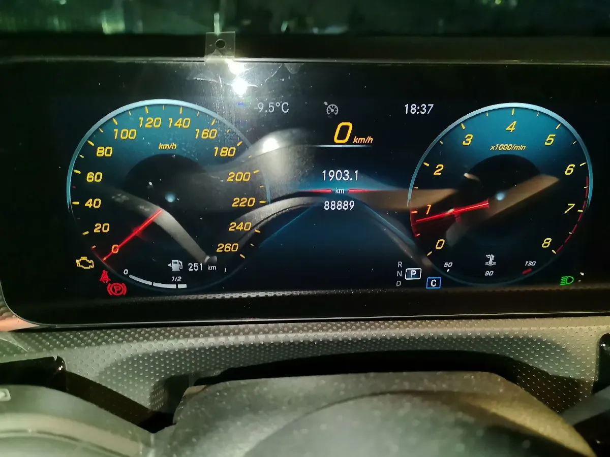 2020 Mercedes-Benz A Class 1.3T 163HP L4 7DCT,autocango,china used car exporter,china ev exporter,chinese used car exporter,chinese used ev exporter