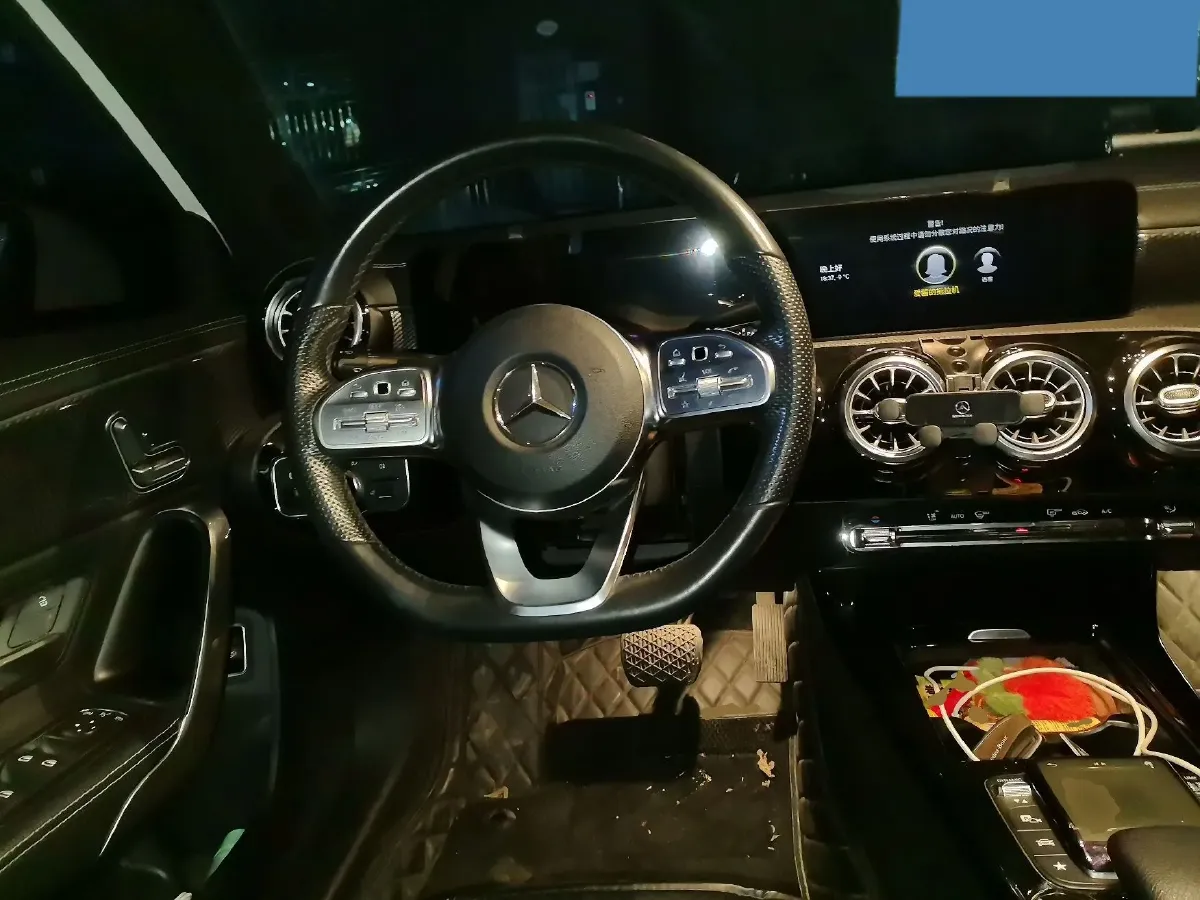 2020 Mercedes-Benz A Class 1.3T 163HP L4 7DCT,autocango,china used car exporter,china ev exporter,chinese used car exporter,chinese used ev exporter