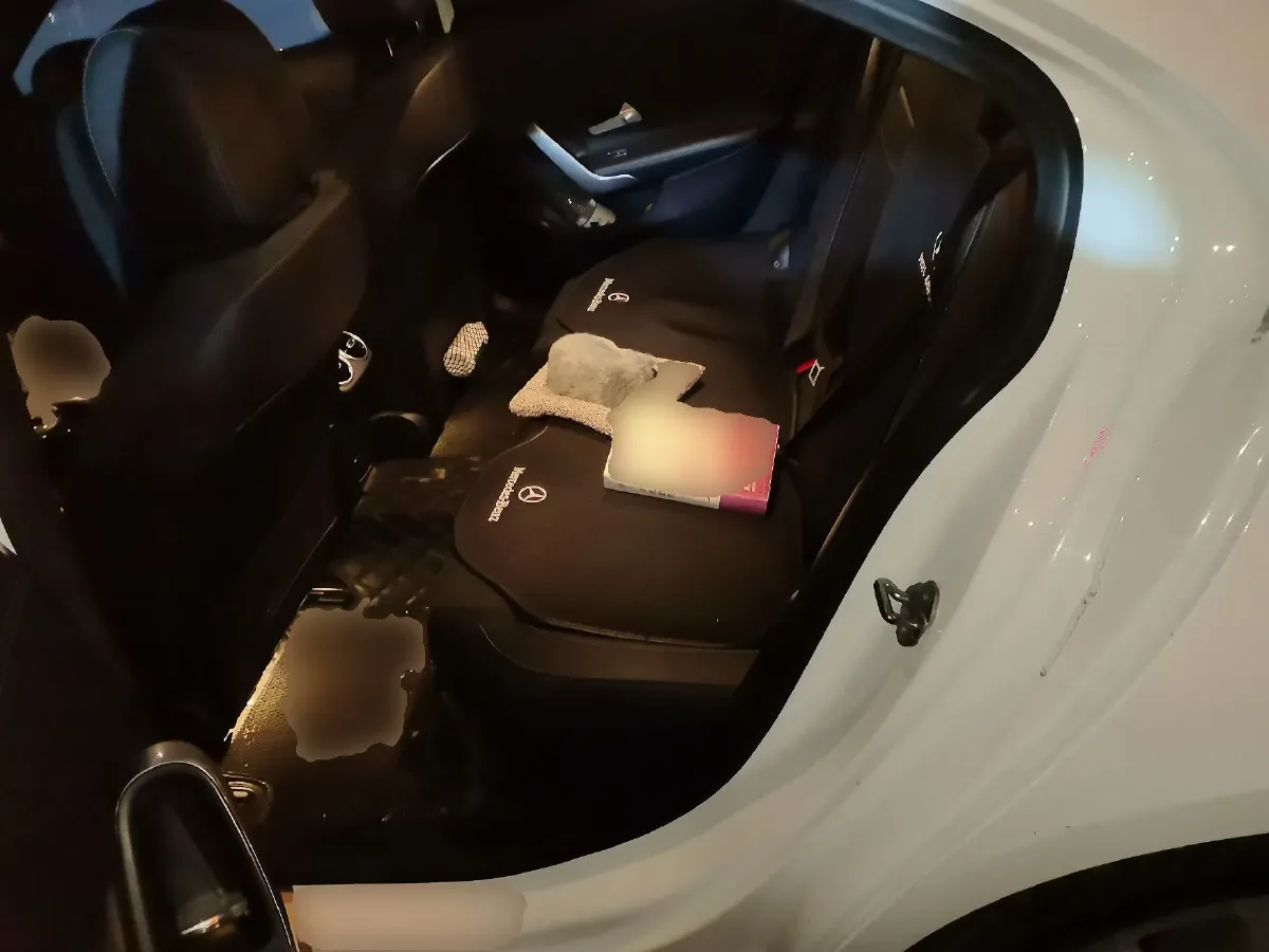 2020 Mercedes-Benz A Class 1.3T 163HP L4 7DCT,autocango,china used car exporter,china ev exporter,chinese used car exporter,chinese used ev exporter