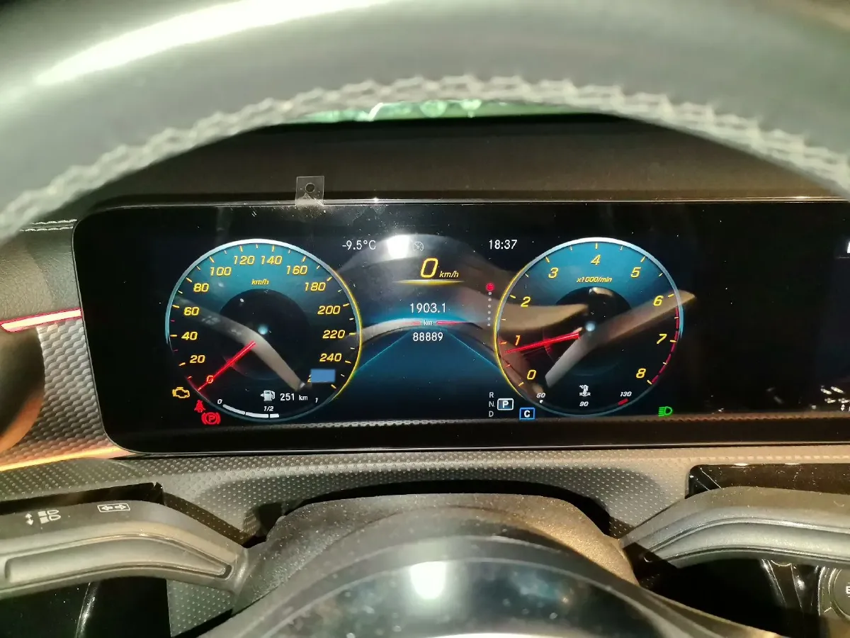 2020 Mercedes-Benz A Class 1.3T 163HP L4 7DCT,autocango,china used car exporter,china ev exporter,chinese used car exporter,chinese used ev exporter