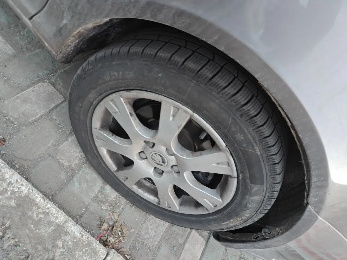 2014 Skoda Octavia 1.6L 105HP L4 5MT,autocango,china used car exporter,china ev exporter,chinese used car exporter,chinese used ev exporter