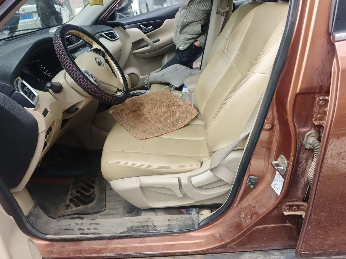 2014 Nissan X-Trail 2.0L 150HP L4 CVT,autocango,china used car exporter,china ev exporter,chinese used car exporter,chinese used ev exporter