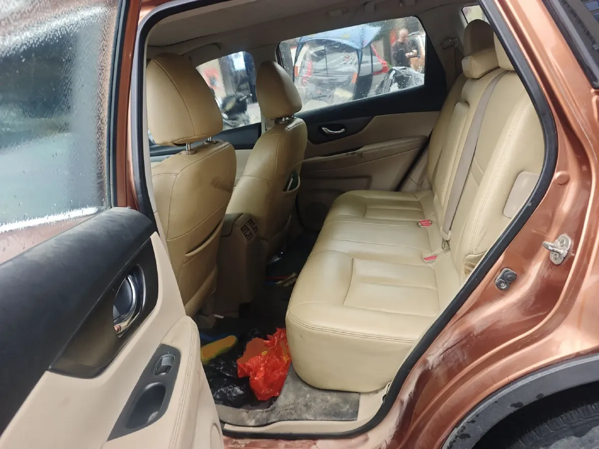 2014 Nissan X-Trail 2.0L 150HP L4 CVT,autocango,china used car exporter,china ev exporter,chinese used car exporter,chinese used ev exporter