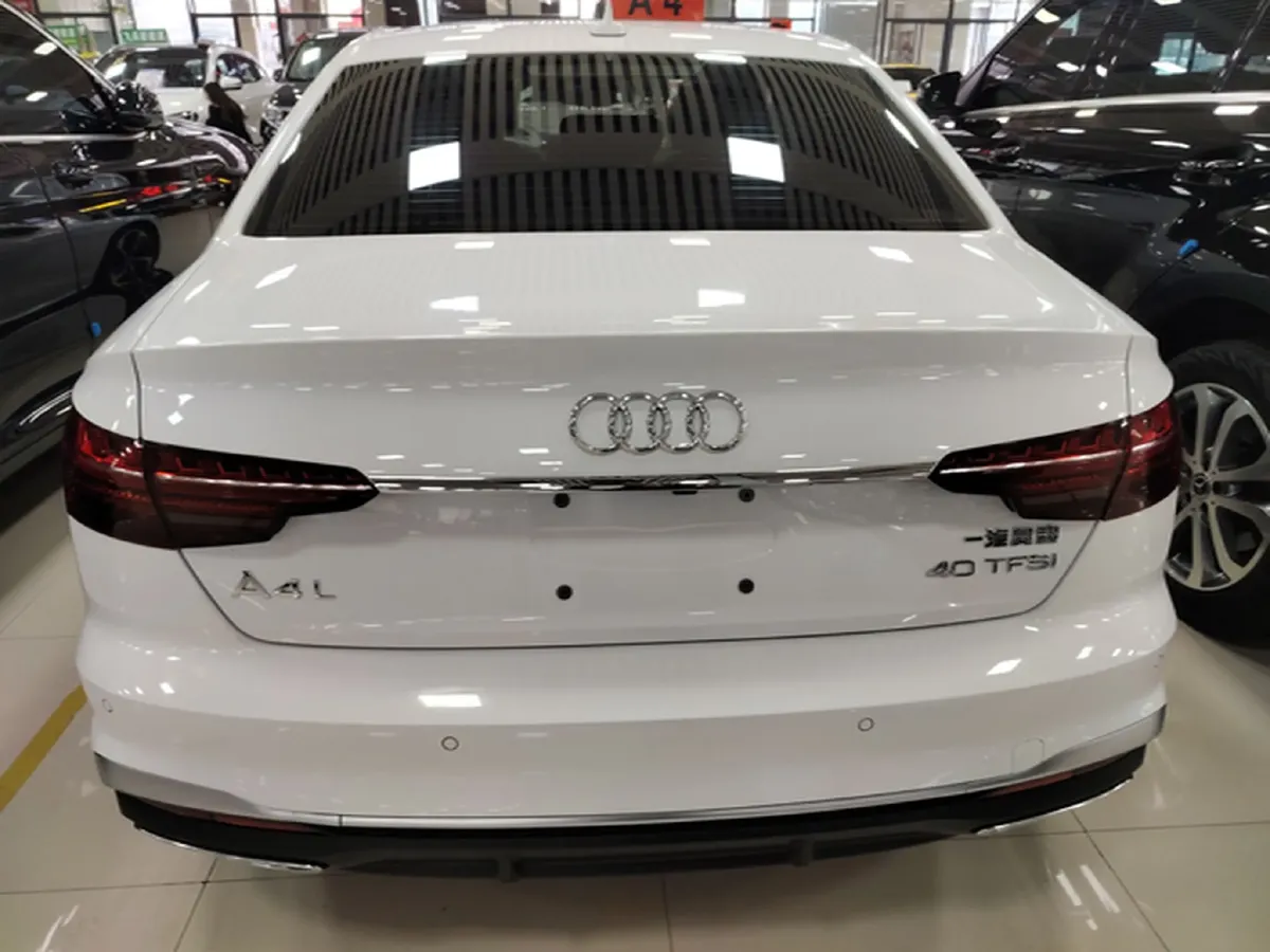 2024 Audi A4L 2.0T 190HP L4 7DCT,autocango,china used car exporter,china ev exporter,chinese used car exporter,chinese used ev exporter