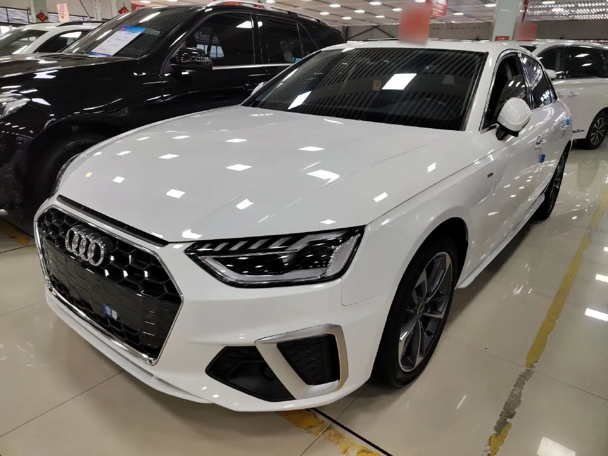 2024 Audi A4L 2.0T 190HP L4 7DCT,autocango,china used car exporter,china ev exporter,chinese used car exporter,chinese used ev exporter