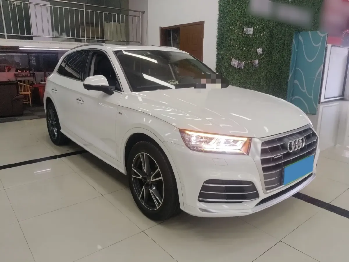 2020 Audi Q5L 2.0T 252HP L4 7DCT,autocango,china used car exporter,china ev exporter,chinese used car exporter,chinese used ev exporter
